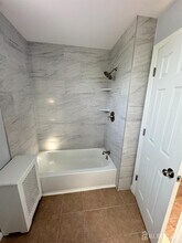 658 King Georges Rd in Fords, NJ - Building Photo - Building Photo