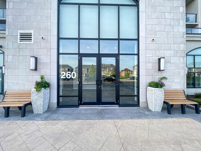 260 Villagewalk Blvd in London, ON - Building Photo - Building Photo