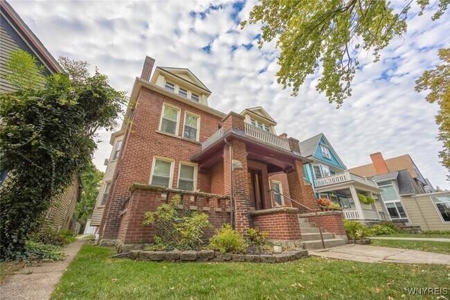 114 Ashland Ave in Buffalo, NY - Building Photo - Building Photo