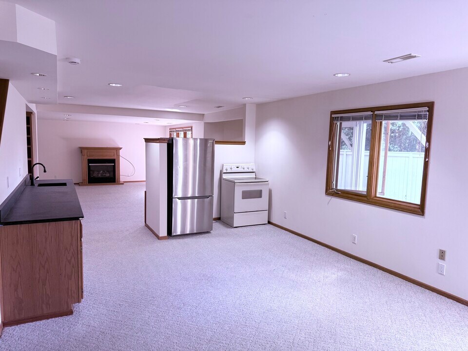 4721 242nd Ave SE, Unit #2 in Issaquah, WA - Foto de edificio