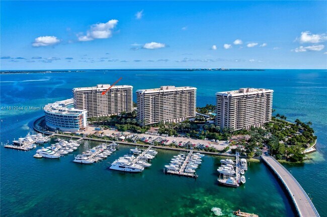 property at 3 Grove Isle Dr