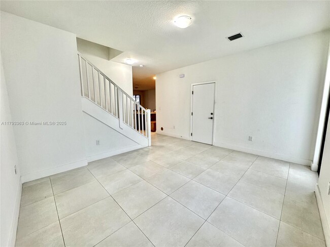 13627 SW 157th Ct in Miami, FL - Building Photo - Building Photo