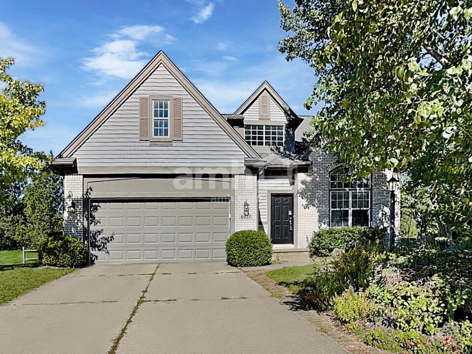 6957 Spring Farm Ct in Centerville, OH - Building Photo