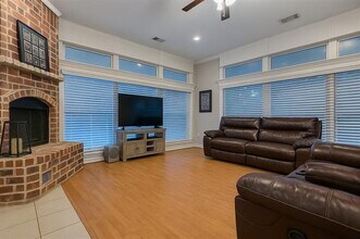 3721 S Lighthouse Hill Ln in Fort Worth, TX - Building Photo - Building Photo