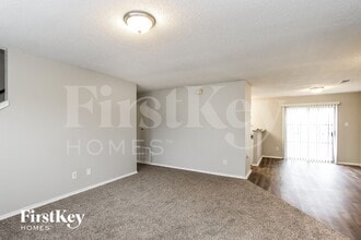 10244 Budtime Ln in Dallas, TX - Foto de edificio - Building Photo