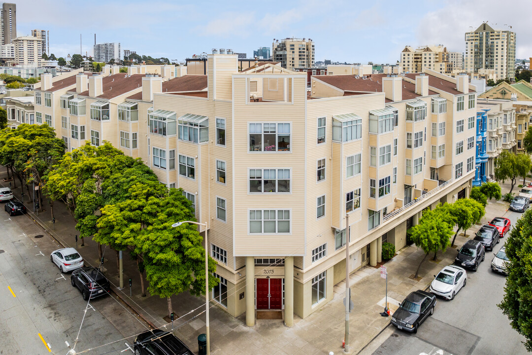 2075 Sutter St in San Francisco, CA - Foto de edificio