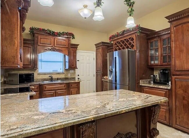 6 Fairmont Ave in McAllen, TX - Building Photo - Building Photo