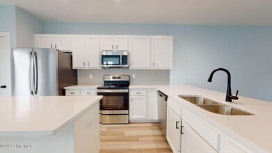 604 Windsurfing Ln in Sneads Ferry, NC - Building Photo - Building Photo
