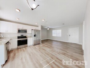 3528 Libby Loop in Tampa, FL - Foto de edificio - Building Photo