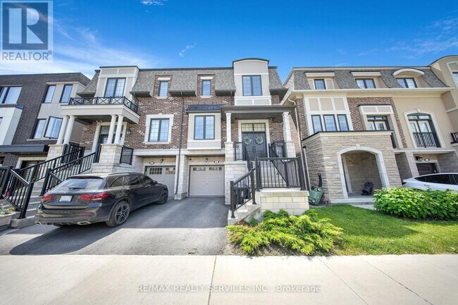 property at 5 Vaudeville Dr