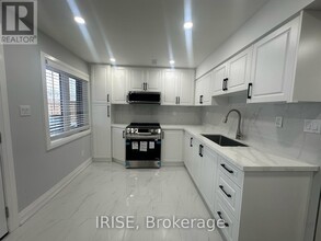 40 Explorer Wy in Thorold, ON - Building Photo - Building Photo