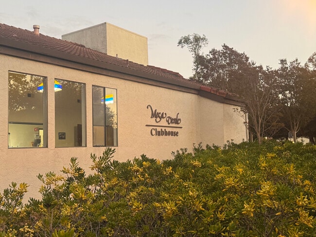 21071 Gary Dr in Castro Valley, CA - Foto de edificio - Building Photo