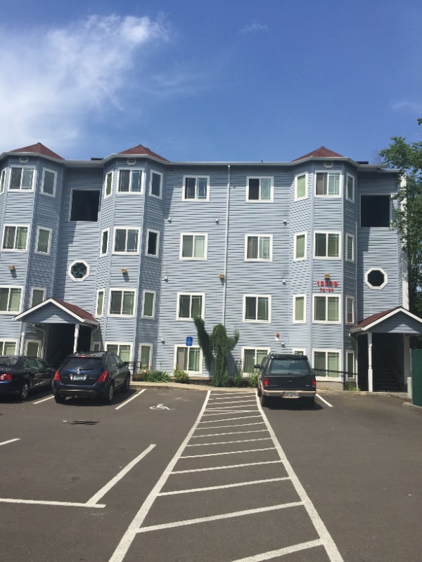 12231-12239 SE Bush St in Portland, OR - Building Photo - Building Photo