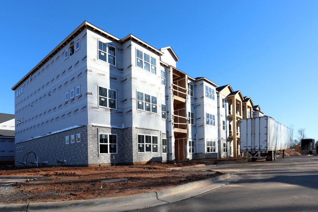 4 Farms at Horse Pen Creek in Greensboro, NC - Building Photo