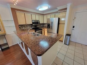 14013 Fairway Island Dr in Orlando, FL - Building Photo - Building Photo