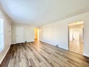 2627 Stratford Dr in Greensboro, NC - Building Photo - Building Photo