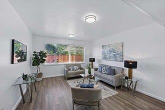 5011 Doyle Rd in San Jose, CA - Building Photo - Building Photo