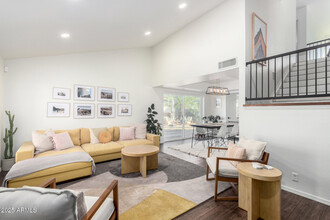 6513 N 81st Pl in Scottsdale, AZ - Foto de edificio - Building Photo