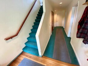 4921 Plum Ave in Mount Shasta, CA - Foto de edificio - Building Photo