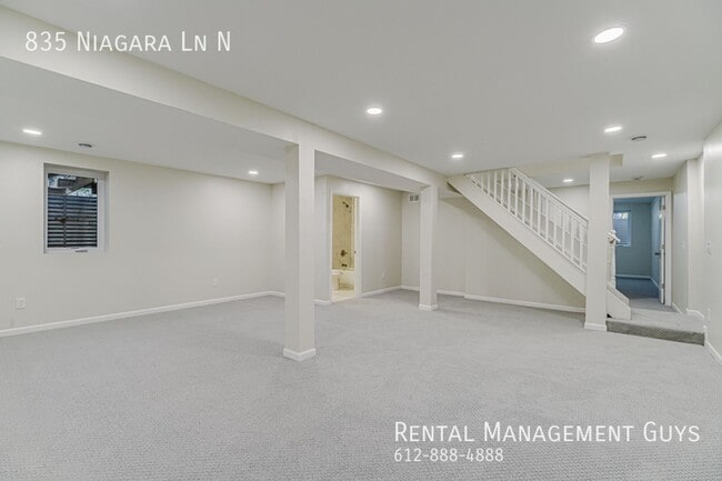 835 Niagara Ln N in Plymouth, MN - Building Photo - Building Photo