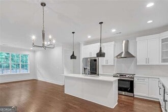 6890 Peachtree Dunwo Rd, Unit 104 in Sandy Springs, GA - Building Photo - Building Photo
