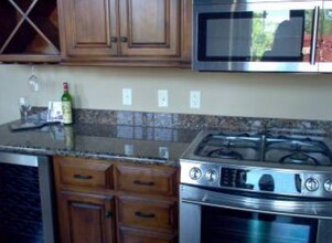 1715 Summit St, Unit 203 in Kansas City, MO - Building Photo - Building Photo