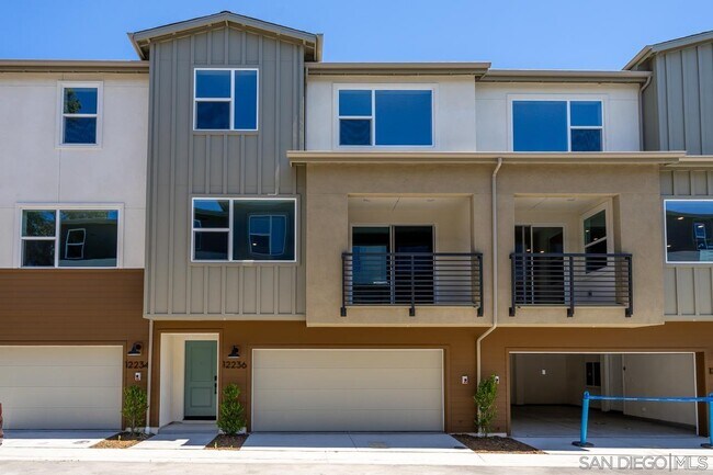 12236 Riley Ln in San Diego, CA - Building Photo - Building Photo