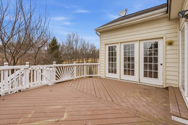 3168 Tulip Tree Pl in Dumfries, VA - Foto de edificio - Building Photo