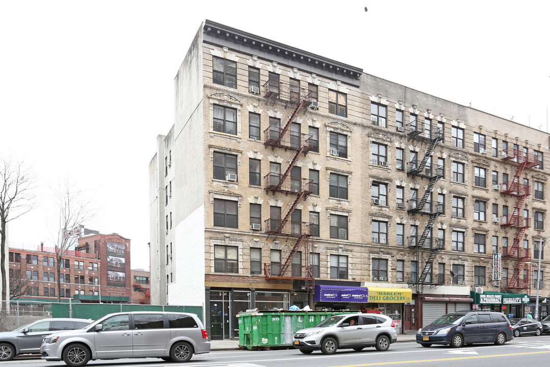 457 W 125th St in New York, NY - Building Photo