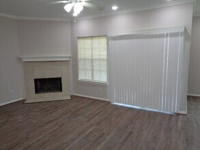 12565 Melville Dr in Montgomery, TX - Foto de edificio - Building Photo