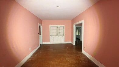 1501 S Columbia Dr in West Columbia, TX - Building Photo - Building Photo