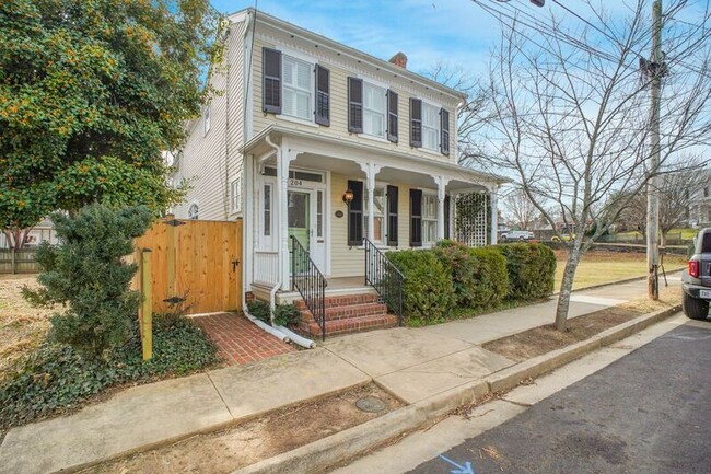 204 Fauquier St in Fredericksburg, VA - Building Photo - Building Photo