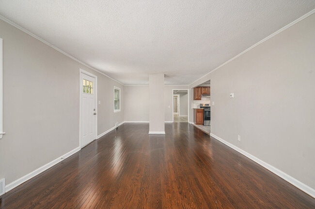 4716 N Olive St in Kansas City, MO - Building Photo - Building Photo