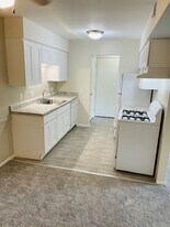 Cambridge Woods in Toledo, OH - Building Photo