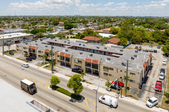 Palm Ave Gardens Condo in Hialeah, FL - Building Photo - Building Photo