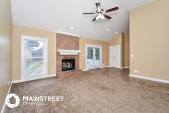 1200 Goshen Ln in Goshen, KY - Building Photo - Building Photo