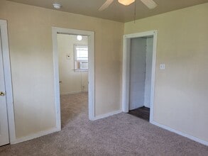 1104 1/2-1421-1422 Wallace St in Clovis, NM - Building Photo - Building Photo