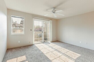 3739 Black Eagle Dr, Unit 20 in Antelope, CA - Building Photo - Building Photo