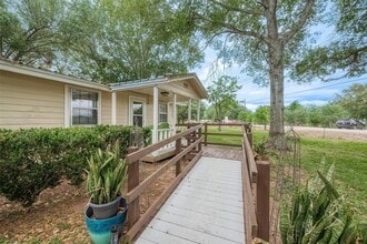 2520 Richmond St in Needville, TX - Building Photo - Building Photo