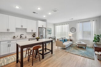 The James at Springline in North Chesterfield, VA - Foto de edificio - Building Photo