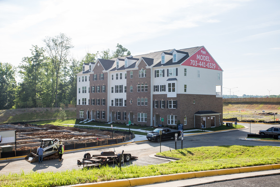 Briarwood in Dumfries, VA - Building Photo