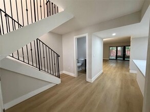7887 SW 105th Pl in Miami, FL - Building Photo - Building Photo
