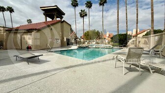 30 E Brown Rd in Mesa, AZ - Building Photo