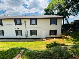 104 Hill St NE in Christiansburg, VA - Building Photo