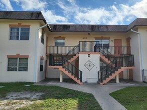 432 NW 42 St in Oakland Park, FL - Building Photo - Building Photo