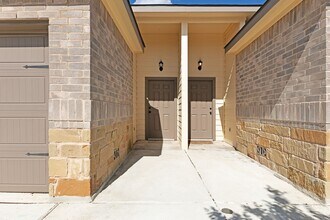 303 Eugene Pass in New Braunfels, TX - Building Photo - Building Photo