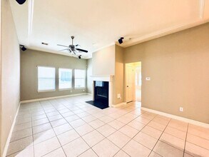 2715 Cresthollow Ln in Houston, TX - Building Photo - Building Photo