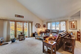 1633 Sapphire Way in Sun Prairie, WI - Building Photo - Building Photo