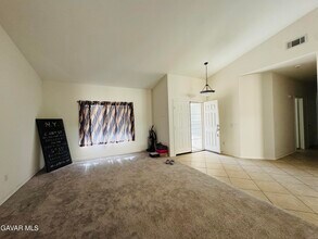 44524 37th St W in Lancaster, CA - Building Photo - Building Photo