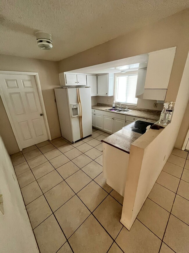 13923-13925 First St in Ft. Myers, FL - Building Photo - Building Photo